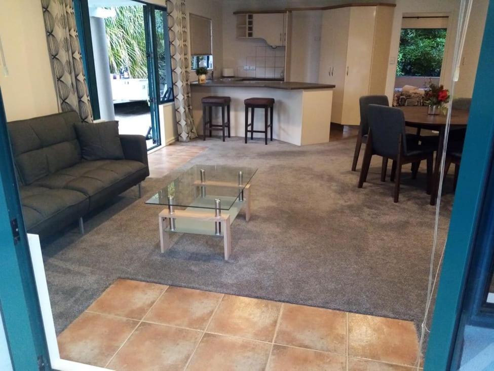 Gulf Harbour Guest House Apartment Auckland Eksteriør billede