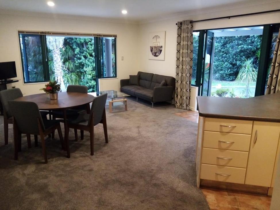 Gulf Harbour Guest House Apartment Auckland Eksteriør billede